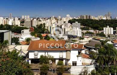 Imagem: A casa possui 4 Dormitórios, 4 Banheiros, 483m² de Área e