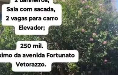 Imagem: O apartamento possui 3 Dormitórios, 2 Banheiros, 2 Vagas na