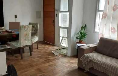 Imagem: O apartamento possui 3 Dormitórios, 1 Banheiro, 1 Vaga na garagem