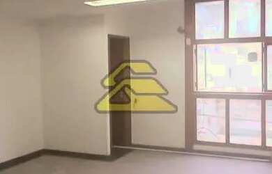 Imagem: O depósito possui 77m² de Área e está localizado em Centro