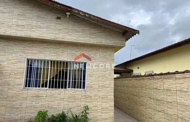 Imagem: A casa possui 2 Dormitórios, 1 Banheiro, 2 Vagas na garagem