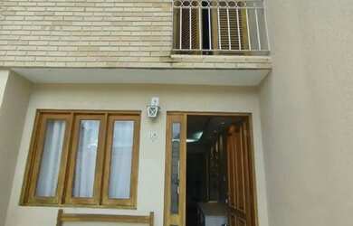 Imagem: A casa em condomínio possui 2 Dormitórios, 3 Banheiros, 2