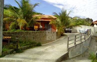 Imagem: A casa em condomínio possui 2 Dormitórios, 2 Banheiros e 128m²