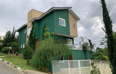 Imagem: A casa em condomínio possui 3 Dormitórios, 5 Banheiros, 280m²