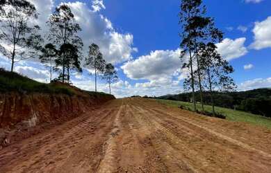 Imagem: O terreno possui 600m² de Área e está localizado em Centro