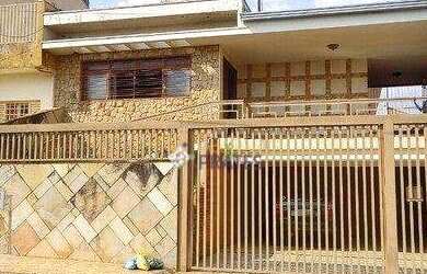 Imagem: A casa possui 3 Dormitórios, 3 Banheiros, 2 Vagas na garagem