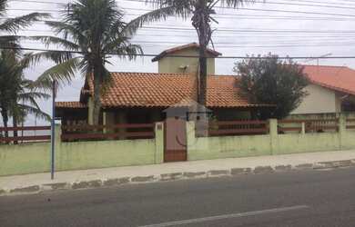 Imagem: A casa possui 3 Dormitórios, 5 Banheiros, 2 Vagas na garagem