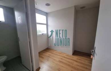 Imagem: O depósito possui 1 Vaga na garagem, 30m² de Área e está