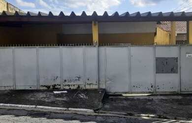 Imagem: A casa possui 1 Dormitório, 1 Banheiro, 50m² de Área e está