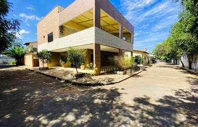 Imagem: A casa em condomínio possui 3 Dormitórios, 3 Banheiros, 2