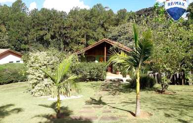 Imagem: A casa em condomínio possui 4 Dormitórios, 2 Banheiros, 5