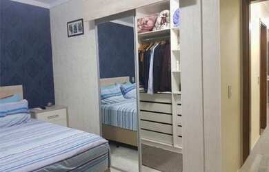 Imagem: A casa possui 2 Dormitórios, 2 Banheiros, 1 Vaga na garagem