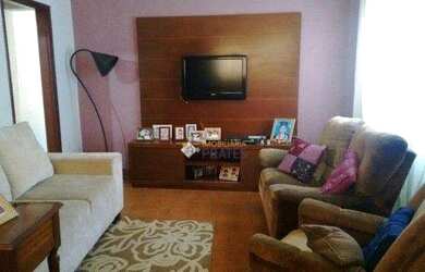 Imagem: A casa possui 3 Dormitórios, 2 Banheiros e 170m² de Área