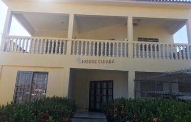 Imagem: A casa possui 3 Dormitórios, 3 Banheiros, 2 Vagas na garagem