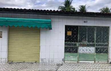 Imagem: A casa possui 3 Dormitórios, 1 Banheiro, 1 Vaga na garagem