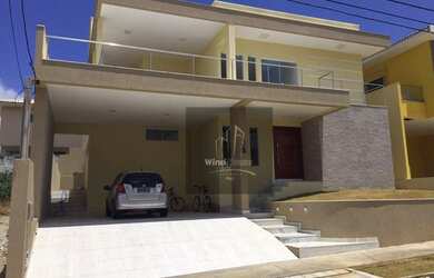 Imagem: A casa em condomínio possui 5 Dormitórios, 5 Banheiros, 4