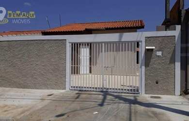 Imagem: A casa possui 3 Dormitórios, 3 Banheiros, 96m² de Área e