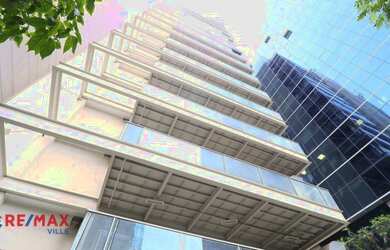 Imagem: O depósito possui 4 Vagas na garagem e 400m² de Área e está