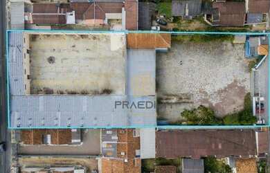 Imagem: O terreno possui 3.600m² de Área e está localizado em Parque