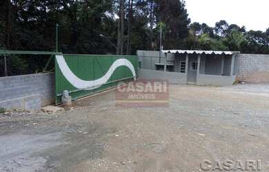 Imagem: O depósito possui 5 Vagas na garagem, 1.600m² de Área e