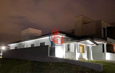 Imagem: A casa em condomínio possui 3 Dormitórios, 4 Banheiros, 4