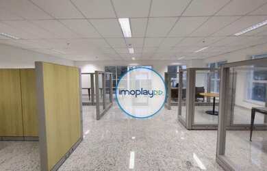 Imagem: O depósito possui 4 Vagas na garagem e 144m² de Área e está