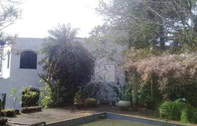 Imagem: A casa em condomínio possui 4 Dormitórios, 2 Banheiros, 5