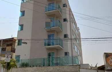 Imagem: O apartamento possui 3 Dormitórios, 1 Banheiro, 4 Vagas na