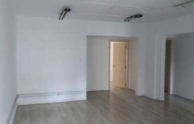 Imagem: O depósito possui 1 Vaga na garagem, 140m² de Área e está