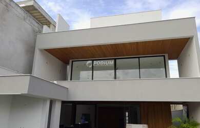 Imagem: A casa em condomínio possui 5 Dormitórios, 5 Banheiros, 2