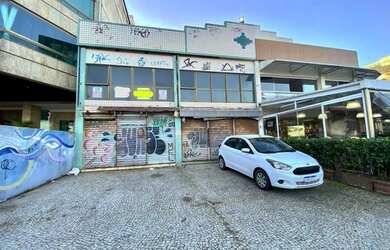 Imagem: O depósito possui 2 Vagas na garagem, 101m² de Área e está