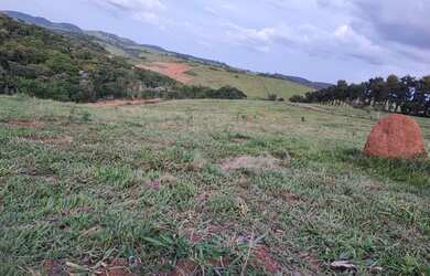 Imagem: O terreno possui 600m² de Área e está localizado em Maracanã