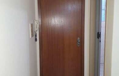 Imagem: O apartamento possui 1 Dormitório, 1 Banheiro, 1 Vaga na garagem