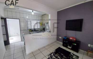 Imagem: A casa possui 2 Dormitórios, 1 Banheiro, 3 Vagas na garagem