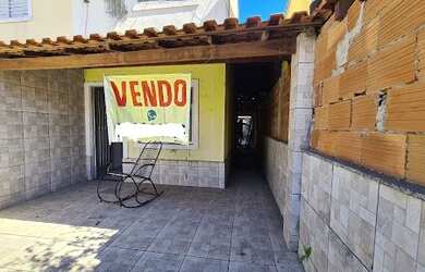 Imagem: A casa possui 2 Dormitórios, 1 Banheiro, 1 Vaga na garagem