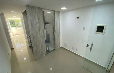 Imagem: O depósito possui 1 Vaga na garagem, 95m² de Área e está