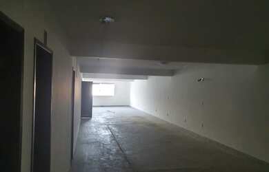 Imagem: O depósito possui 2 Vagas na garagem, 124m² de Área e está