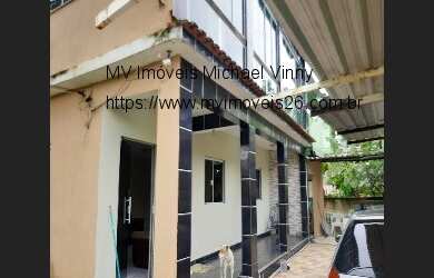 Imagem: A casa possui 3 Dormitórios, 2 Banheiros, 1 Vaga na garagem