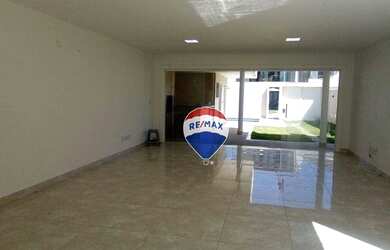 Imagem: A casa em condomínio possui 4 Dormitórios, 5 Banheiros, 3