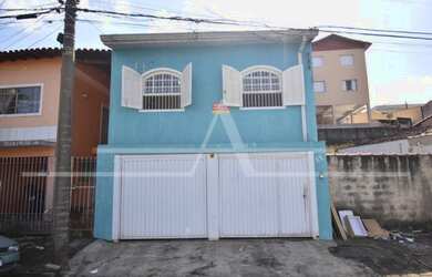 Imagem: A casa possui 3 Dormitórios, 1 Banheiro, 3 Vagas na garagem