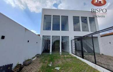 Imagem: O depósito possui 2 Vagas na garagem, 160m² de Área e está