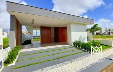 Imagem: A casa em condomínio possui 4 Dormitórios, 3 Banheiros, 4