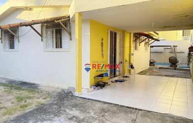 Imagem: A casa possui 3 Dormitórios, 3 Banheiros, 3 Vagas na garagem