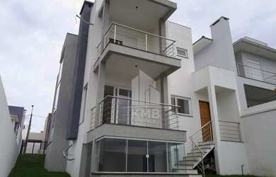 Imagem: A casa em condomínio possui 4 Dormitórios, 3 Banheiros, 170m²