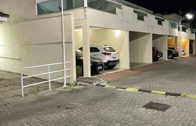 Imagem: A casa em condomínio possui 2 Dormitórios, 3 Banheiros, 2