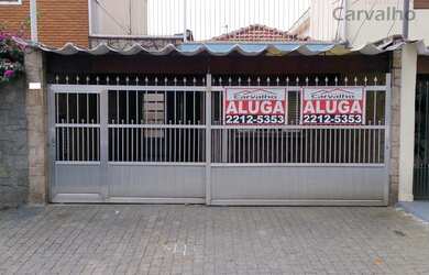 Imagem: A casa possui 3 Dormitórios, 1 Banheiro, 2 Vagas na garagem