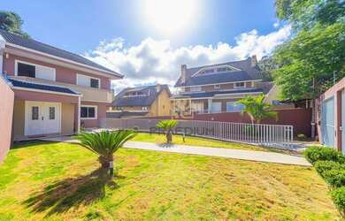 Imagem: A casa possui 5 Dormitórios, 5 Banheiros, 5 Vagas na garagem