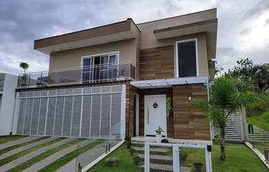 Imagem: A casa possui 3 Dormitórios, 4 Banheiros, 336m² de Área e