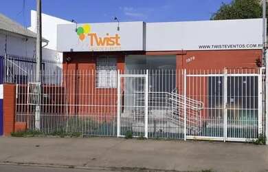 Imagem: O depósito para alugar possui e está localizado em São João