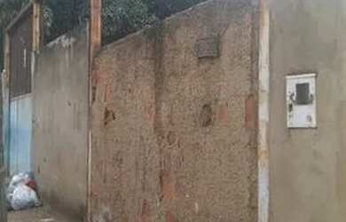 Imagem 3: Vende esse lote com casa. 352m² de Área, 5 Vagas na garageme3 Dormitórios